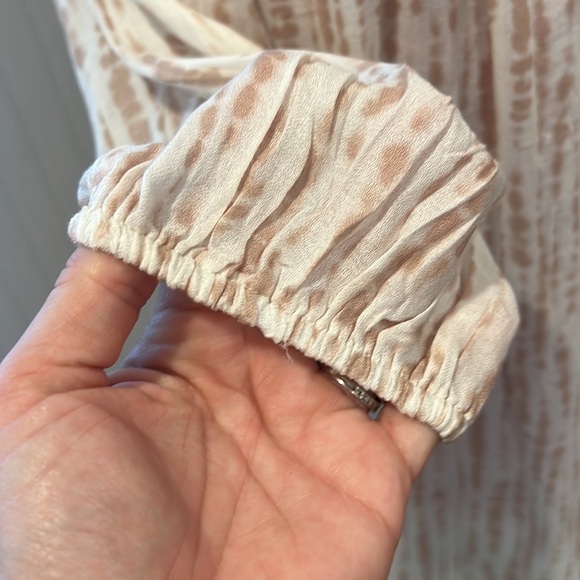 WALLPAPHER top, #1351 size medium - Picture 3 of 7